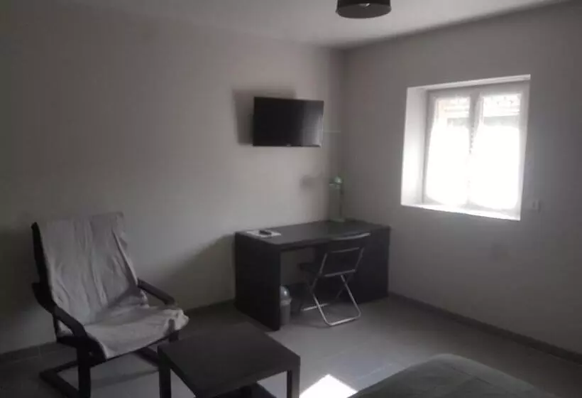 Aamiaismajoitus (B&B) L Etoile De La Fontchevriere