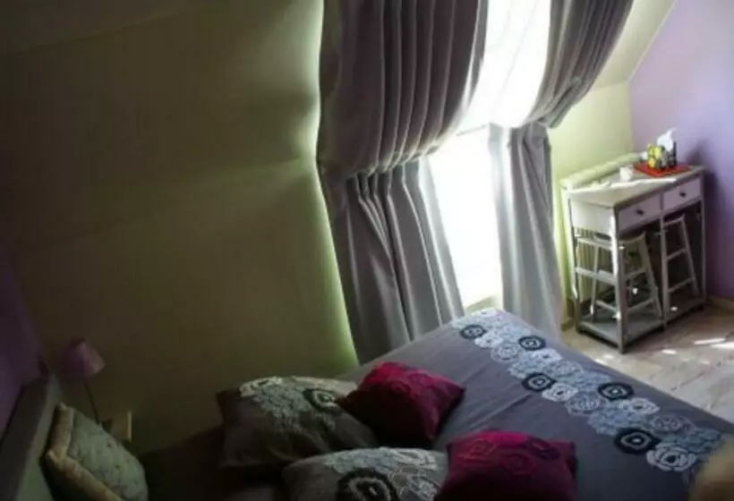 ベッドアンドブレックファースト Le Jardin Des Roches