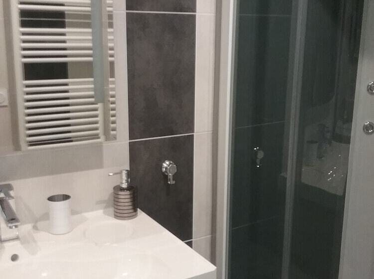 مبيت وإفطار Les Acacias