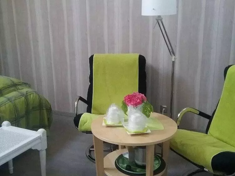 Aamiaismajoitus (B&B) Les Acacias