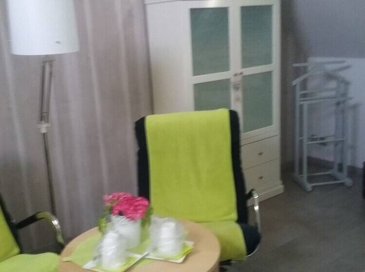 مبيت وإفطار Les Acacias