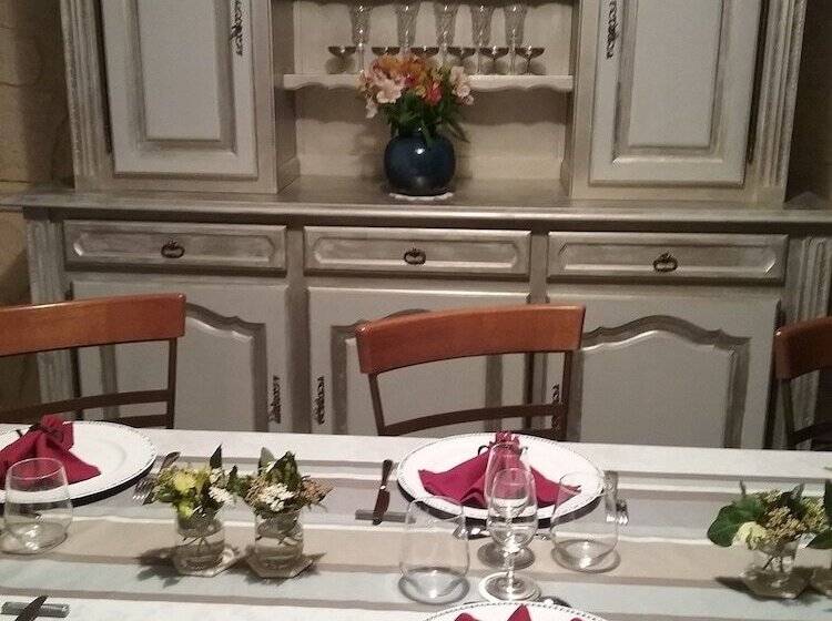 مبيت وإفطار Les Acacias