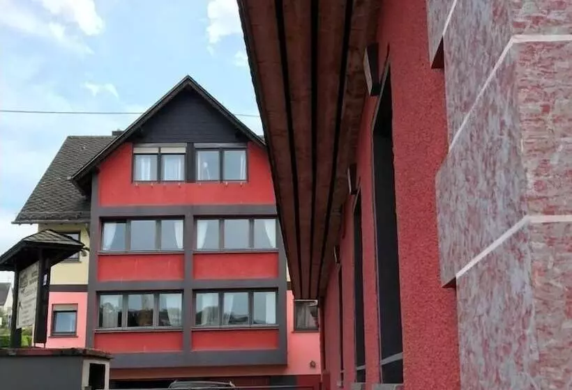 Hotelli Restaurant Gemünden