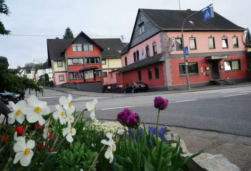 Hotelli Restaurant Gemünden