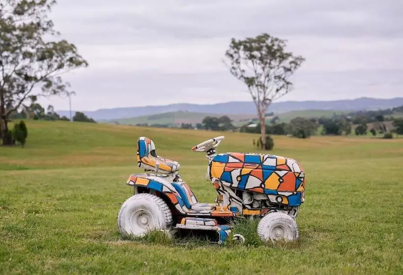 Outlook Hill Vineyard Cottages