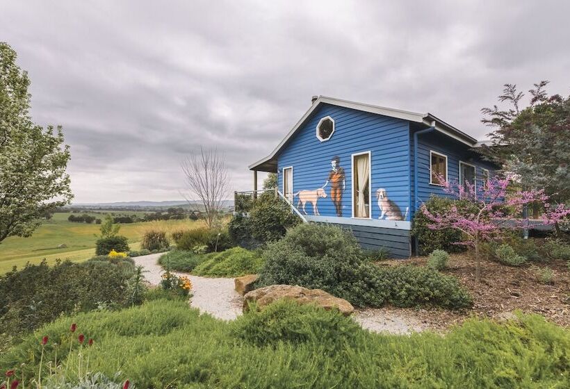 Outlook Hill Vineyard Cottages