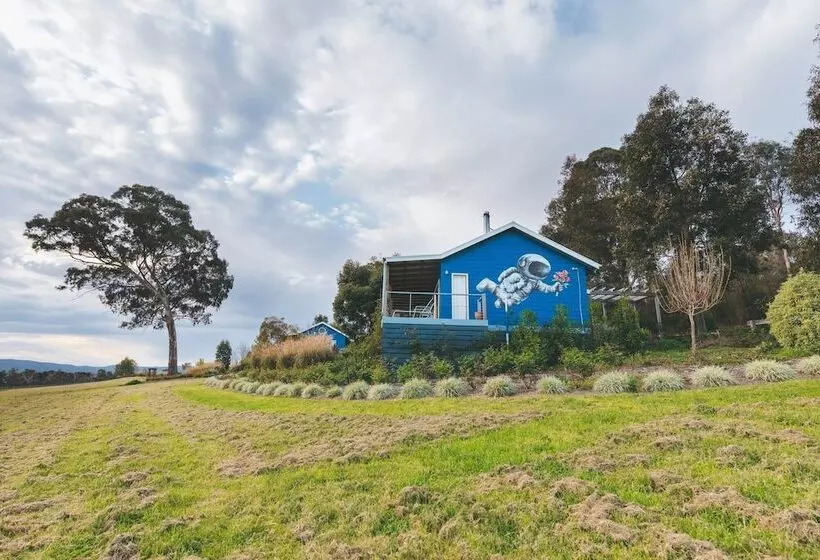 Outlook Hill Vineyard Cottages