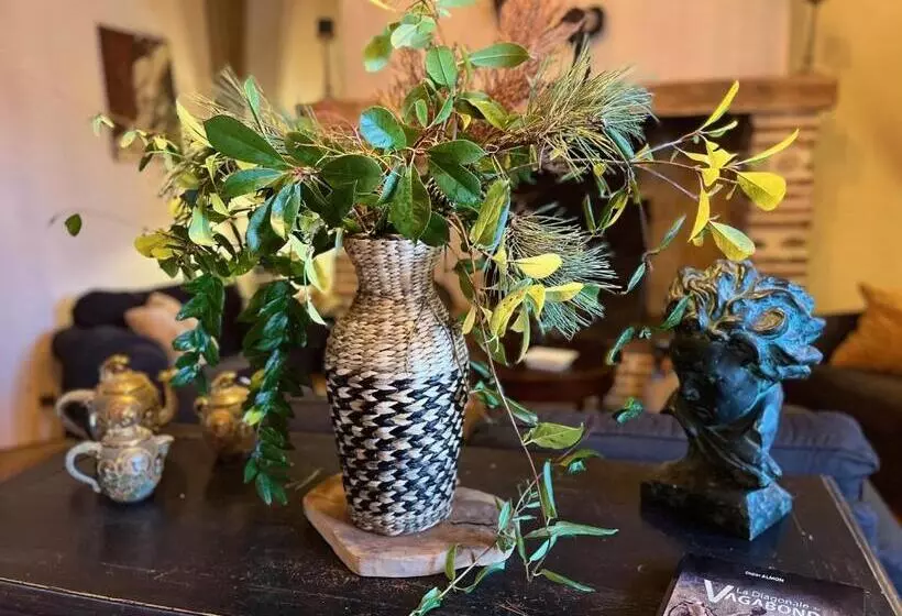 Majatalo Le Clos De Mara