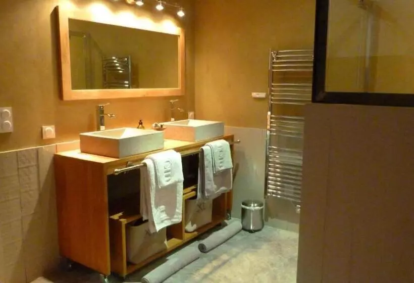 Majatalo Le Clos De Mara