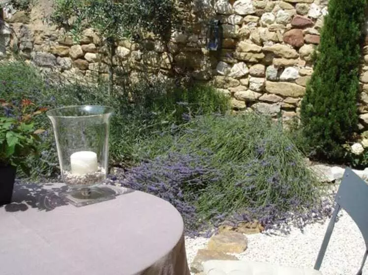 Majatalo Maison D Hôtes La Cour Des Lauriers