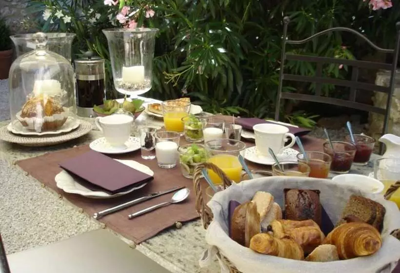 Majatalo Maison D Hôtes La Cour Des Lauriers