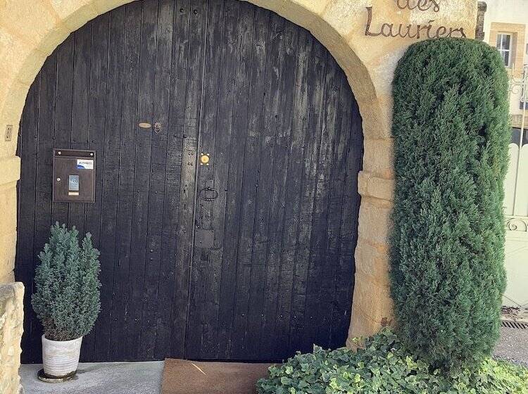 بنسيون Maison D Hôtes La Cour Des Lauriers