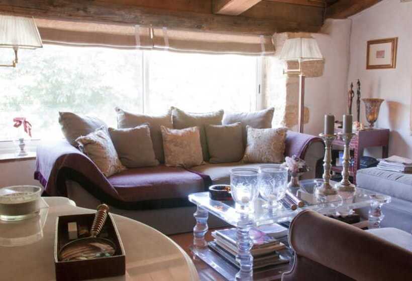 بنسيون Maison D Hôtes La Cour Des Lauriers