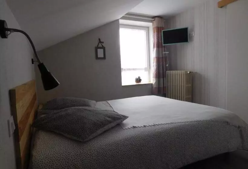 ペンション Monts Et Reves