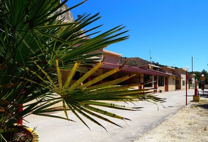 אתר נופש Eraclea Minoa Village