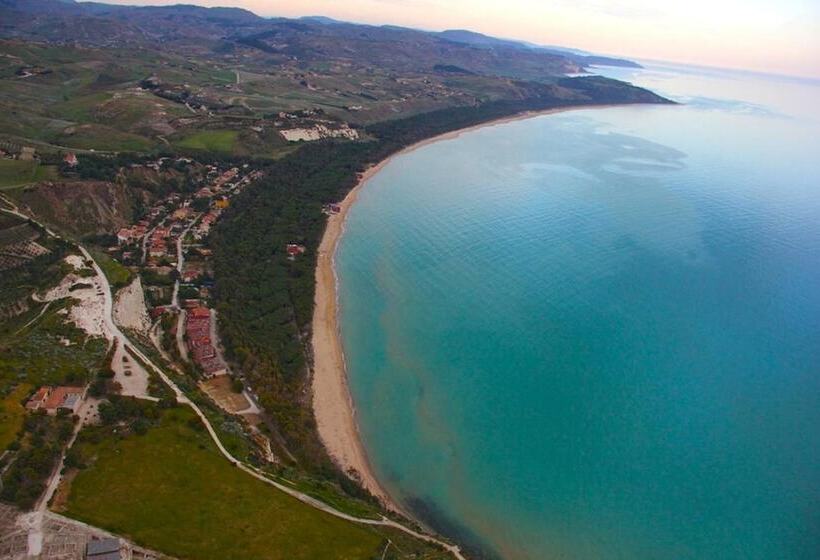 אתר נופש Eraclea Minoa Village