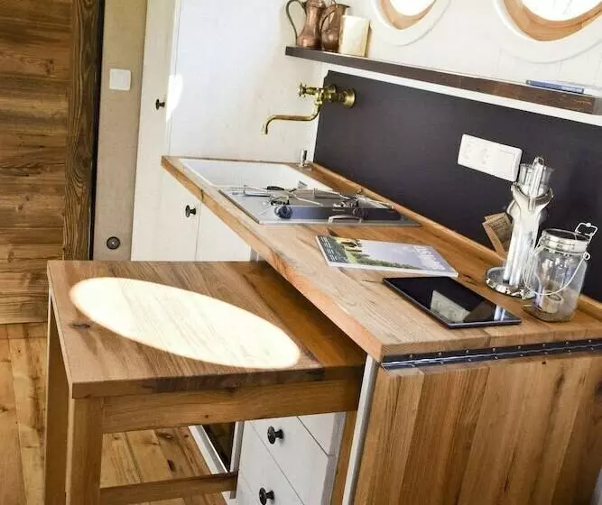 Almwagen Max Am Tegernsee