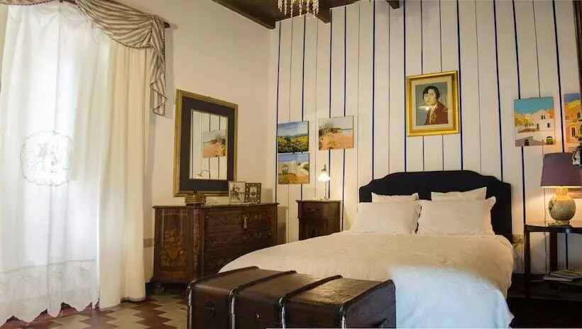 Aamiaismajoitus (B&B) Antica Casa Cristofori