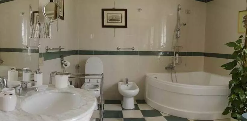 Aamiaismajoitus (B&B) Antica Casa Cristofori