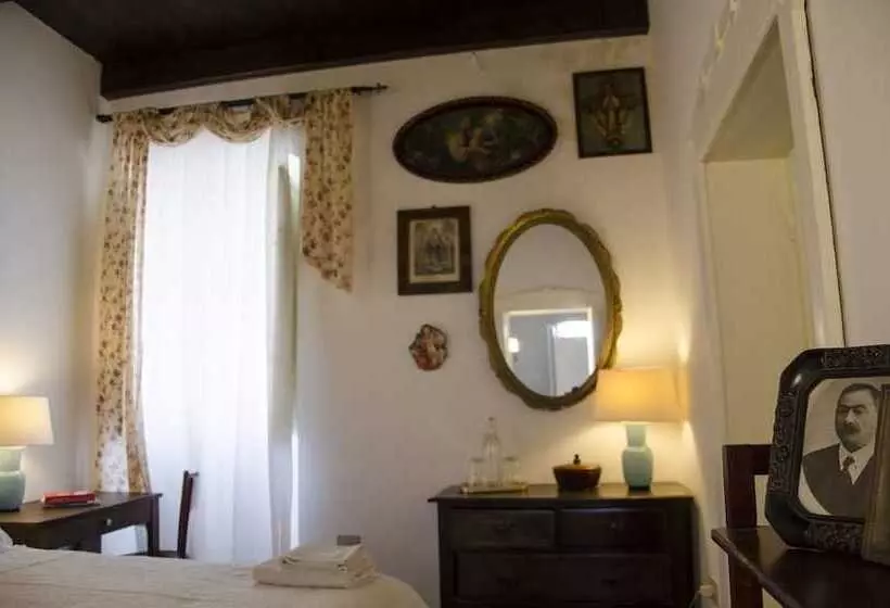 Aamiaismajoitus (B&B) Antica Casa Cristofori