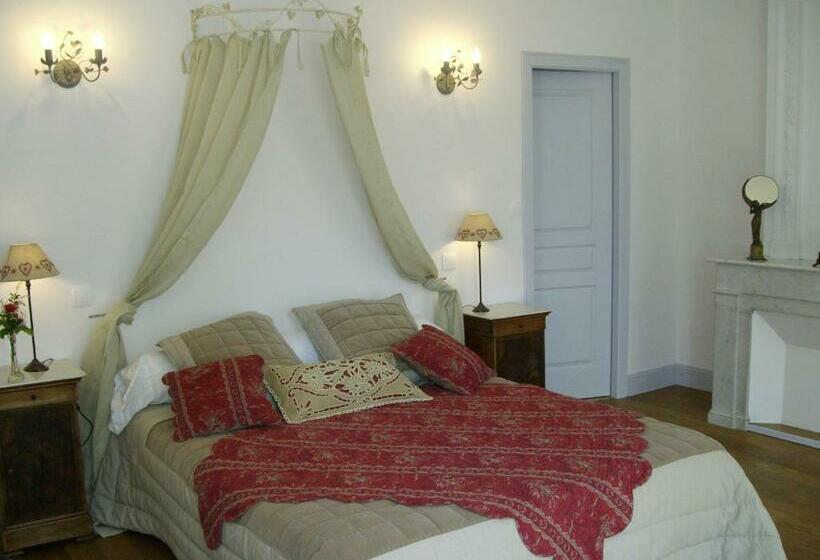 مبيت وإفطار Domaine De Berthegille