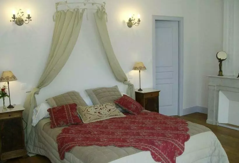 Aamiaismajoitus (B&B) Domaine De Berthegille