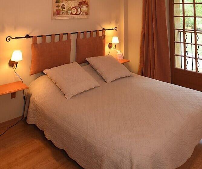 مبيت وإفطار La Correrie