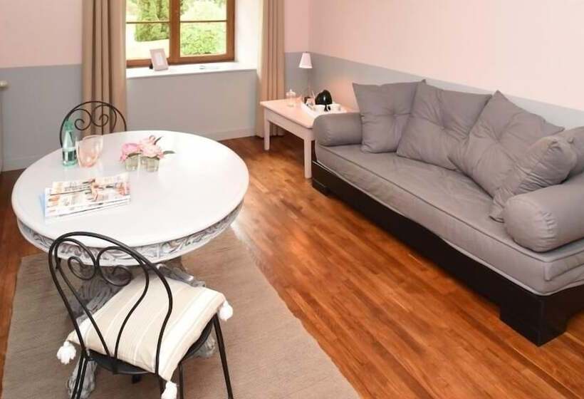 مبيت وإفطار La Correrie