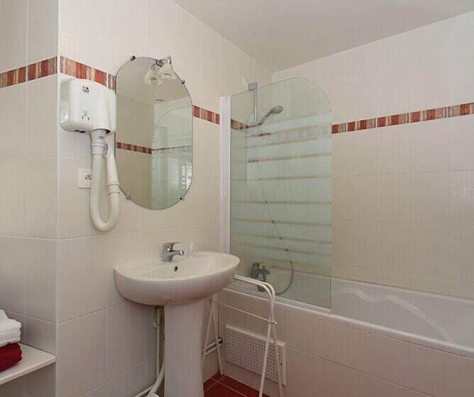 مبيت وإفطار La Correrie