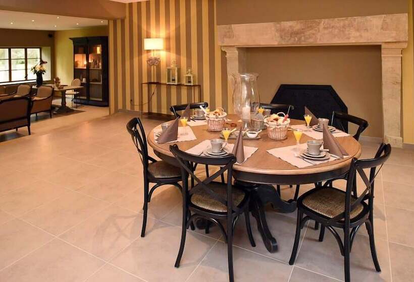 مبيت وإفطار La Correrie