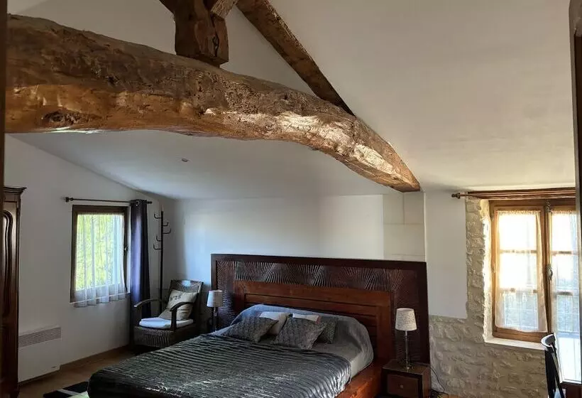 Aamiaismajoitus (B&B) L'escale De Mortagne