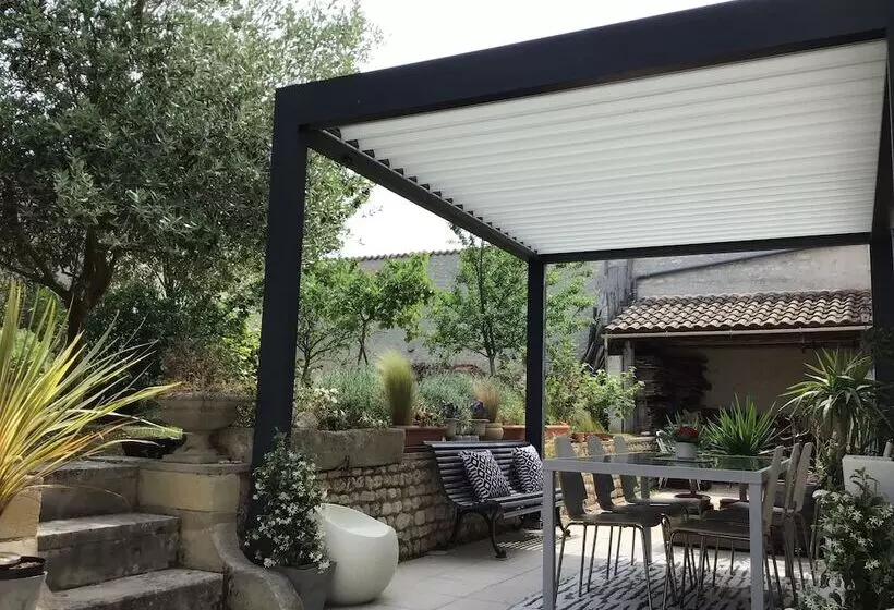 Aamiaismajoitus (B&B) L'escale De Mortagne