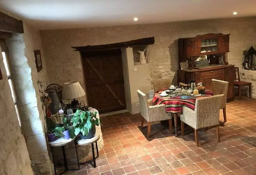 Aamiaismajoitus (B&B) L'escale De Mortagne