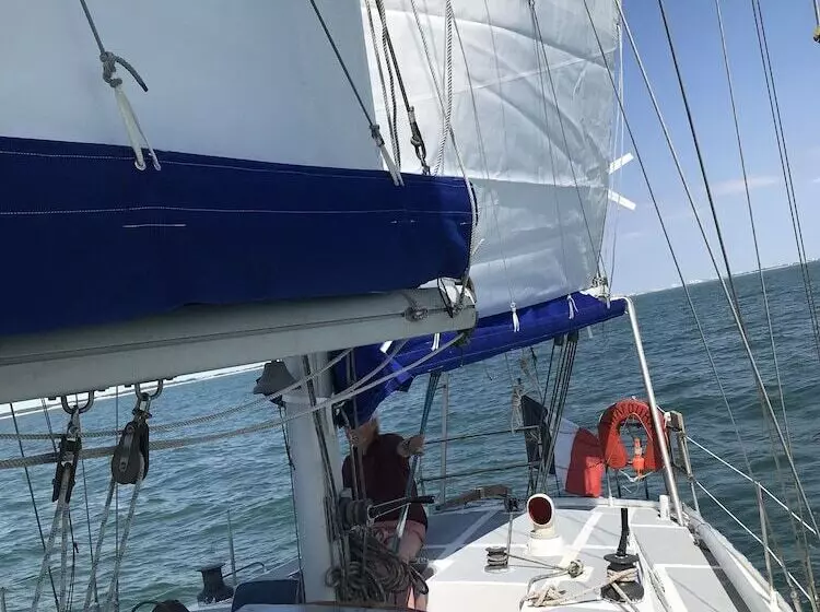 Aamiaismajoitus (B&B) L'escale De Mortagne