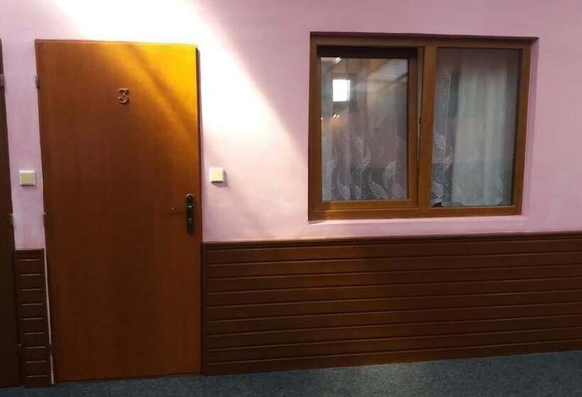 مبيت وإفطار Penzion Retro