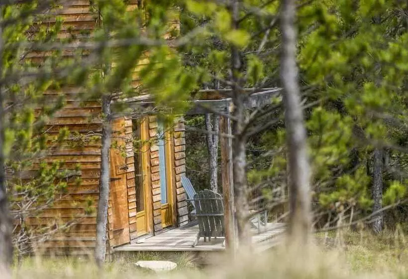 Bed and Breakfast Terre Des Baronnies. Cabanes