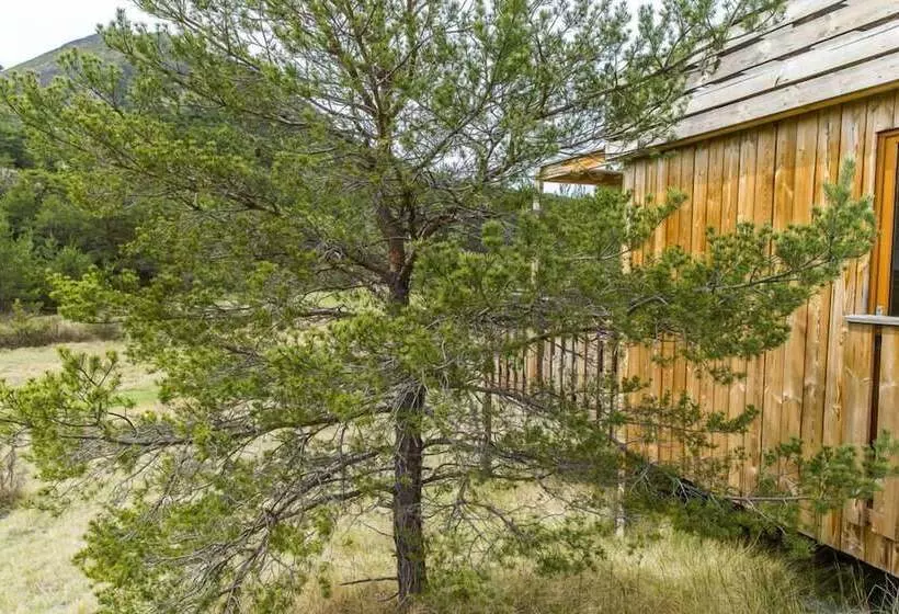 Bed and Breakfast Terre Des Baronnies. Cabanes