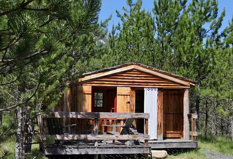 Bed and Breakfast Terre Des Baronnies. Cabanes