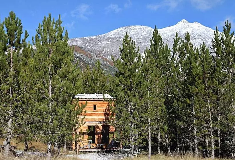 Bed and Breakfast Terre Des Baronnies. Cabanes