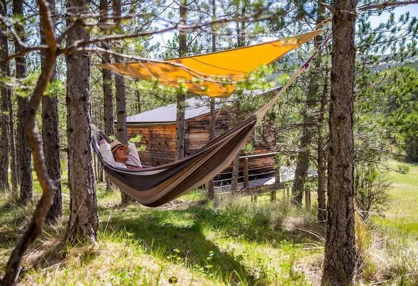 Bed and Breakfast Terre Des Baronnies. Cabanes