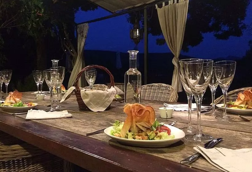 Bed and Breakfast Terre Des Baronnies. Cabanes