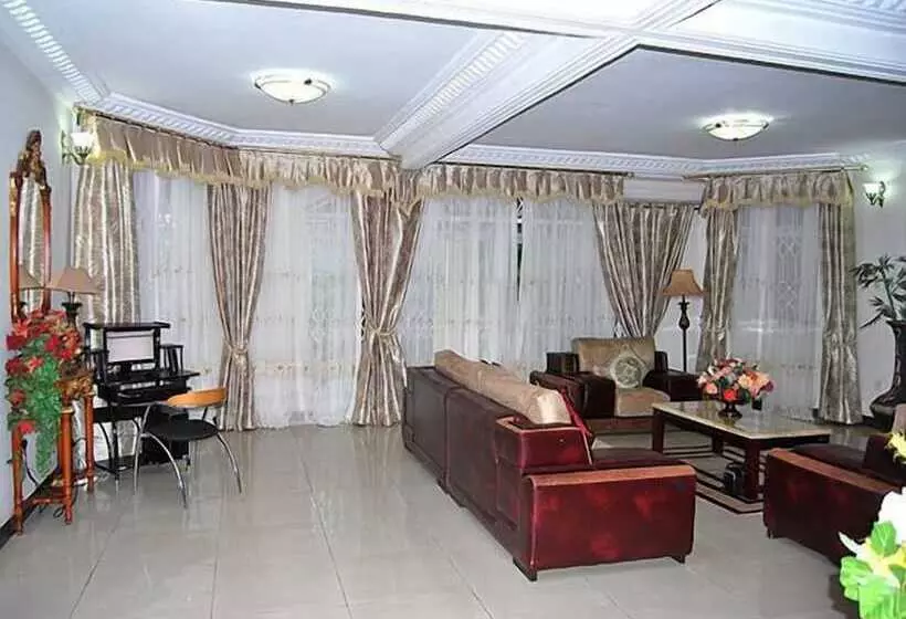 Hotelli Acacia Lodge, North Legon