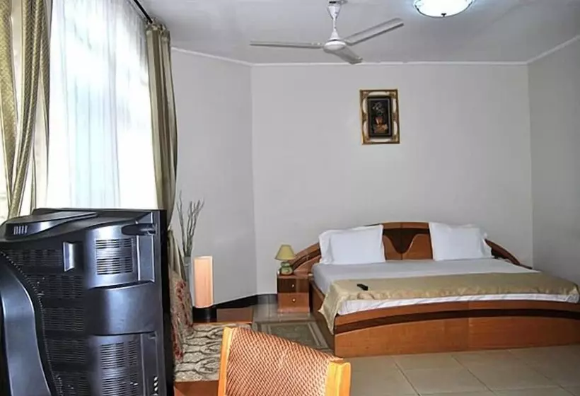 Hotelli Acacia Lodge, North Legon