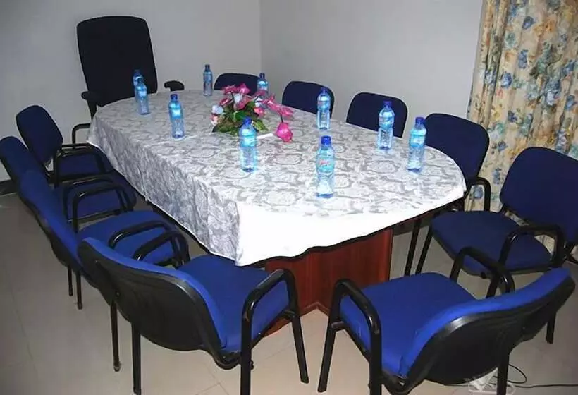 Hotelli Acacia Lodge, North Legon