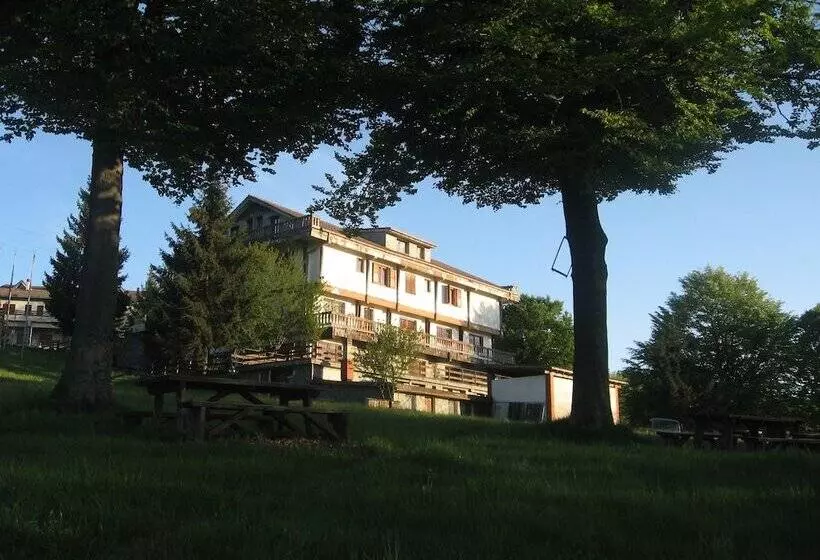 ホテル Albergo Rifugio Monte Cucco