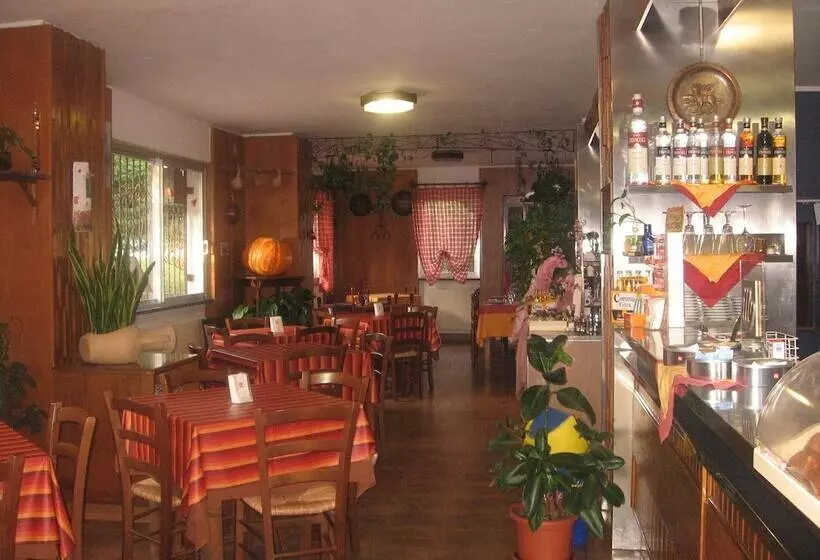 ホテル Albergo Rifugio Monte Cucco
