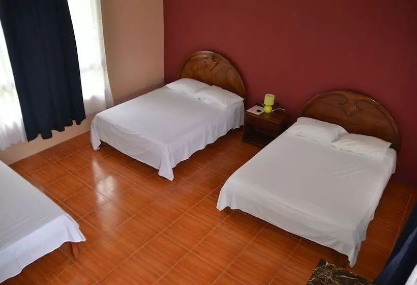 Hotelli Lumbres Del Arenal Cabinas Y Villas