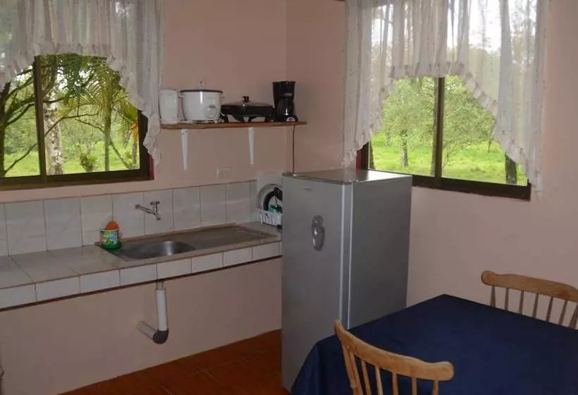 Hotelli Lumbres Del Arenal Cabinas Y Villas