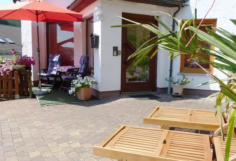 Majatalo Ferienhaus & Nurdachhaus Rothaargebirge