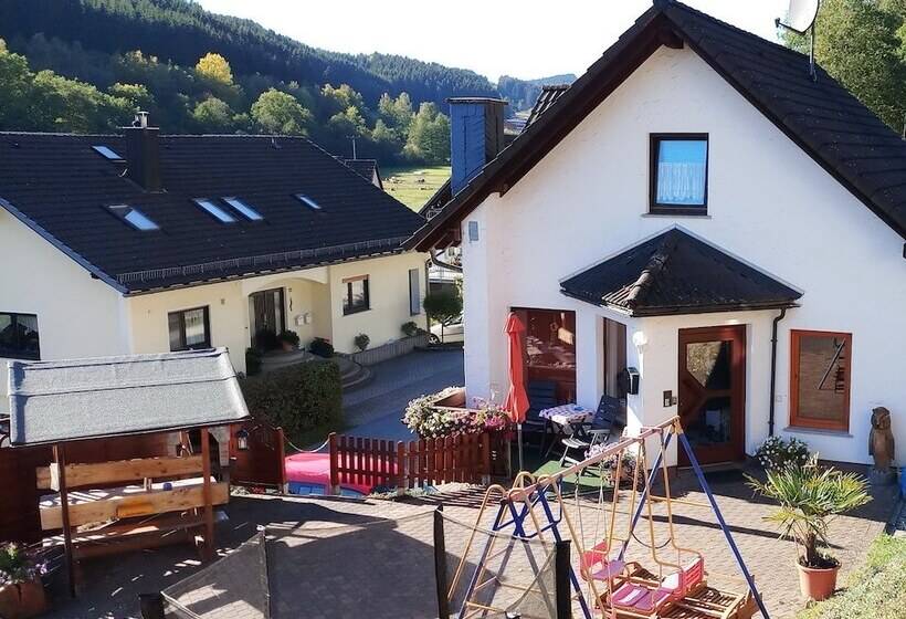 Пансион Ferienhaus & Nurdachhaus Rothaargebirge